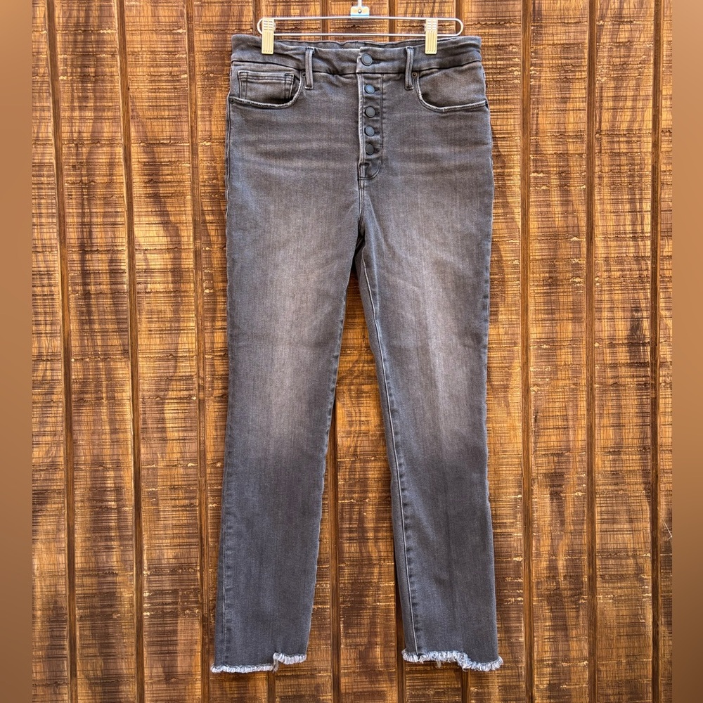 Good American Good Legs Exposed Button Ankle Cigarette Jeans